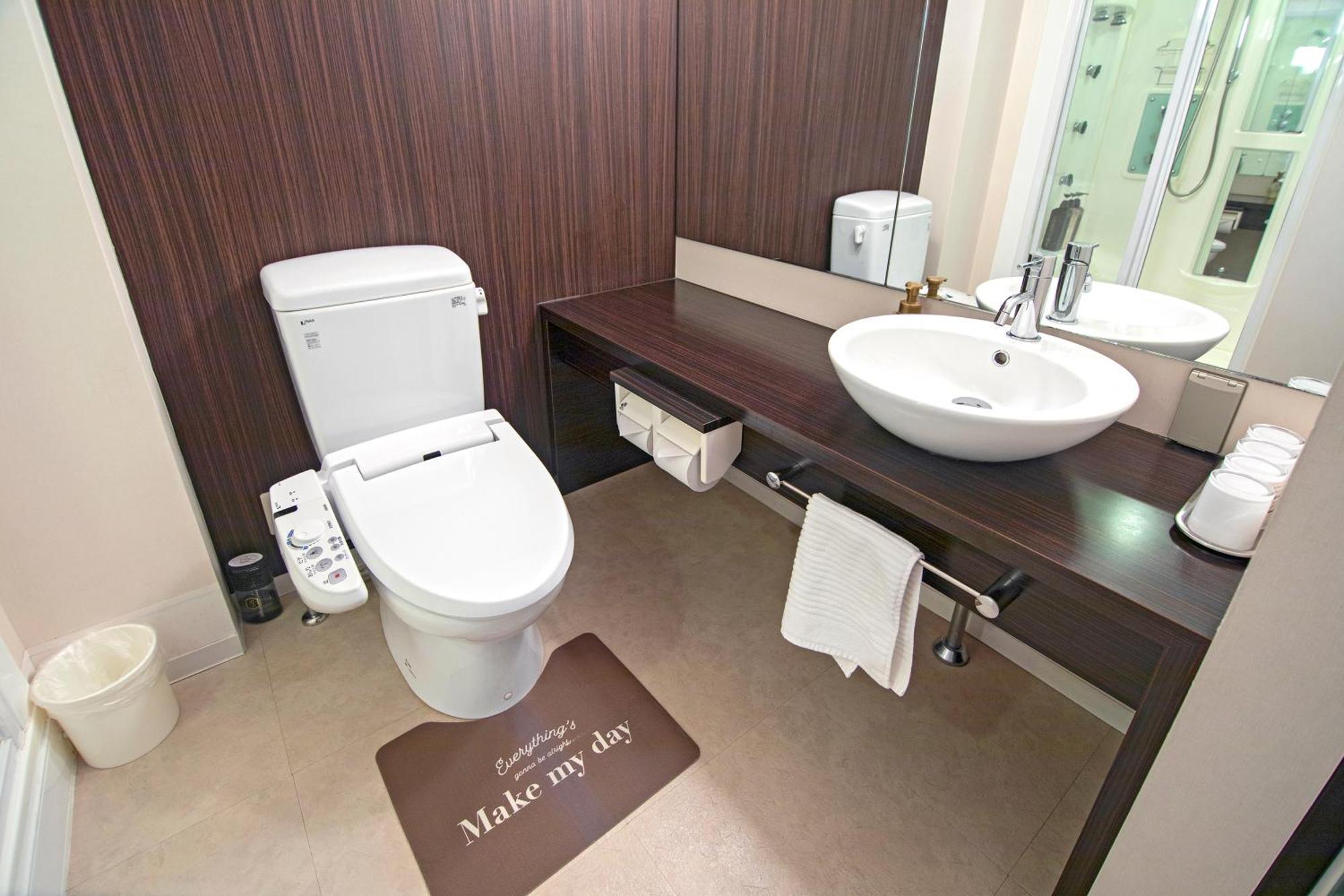 Wonz Hotel Self-Check-In Osaka Exterior photo